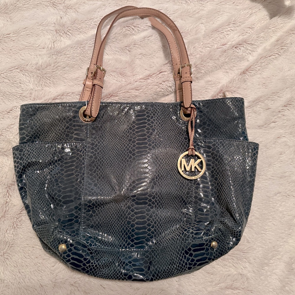 Michael Kors Snakeskin Embossed Tote Shoulder Handbag Purse.